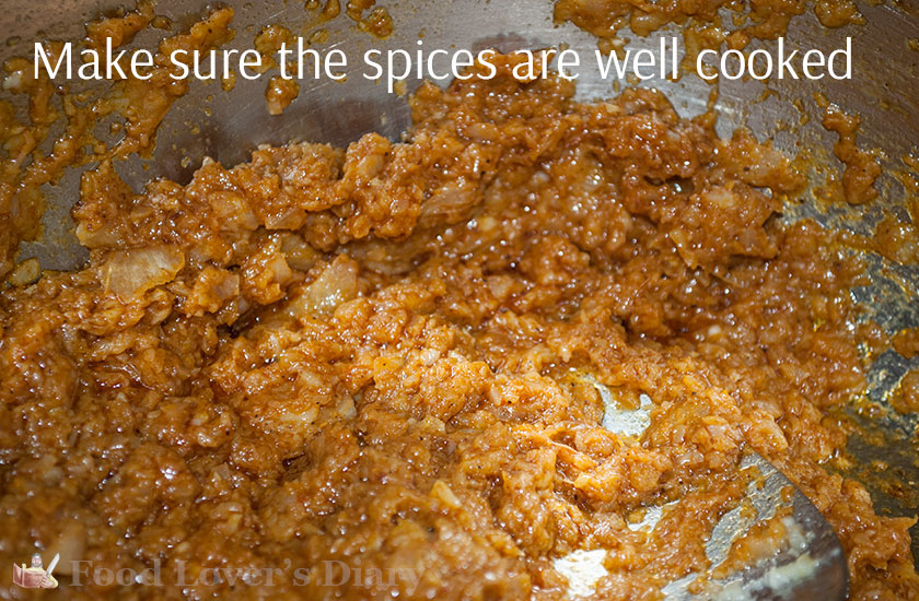 Curry paste and pureé frying together